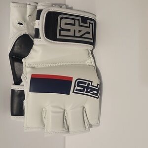 F45 MMA Boxing Gloves M New – Pro Training & Sparring Gear